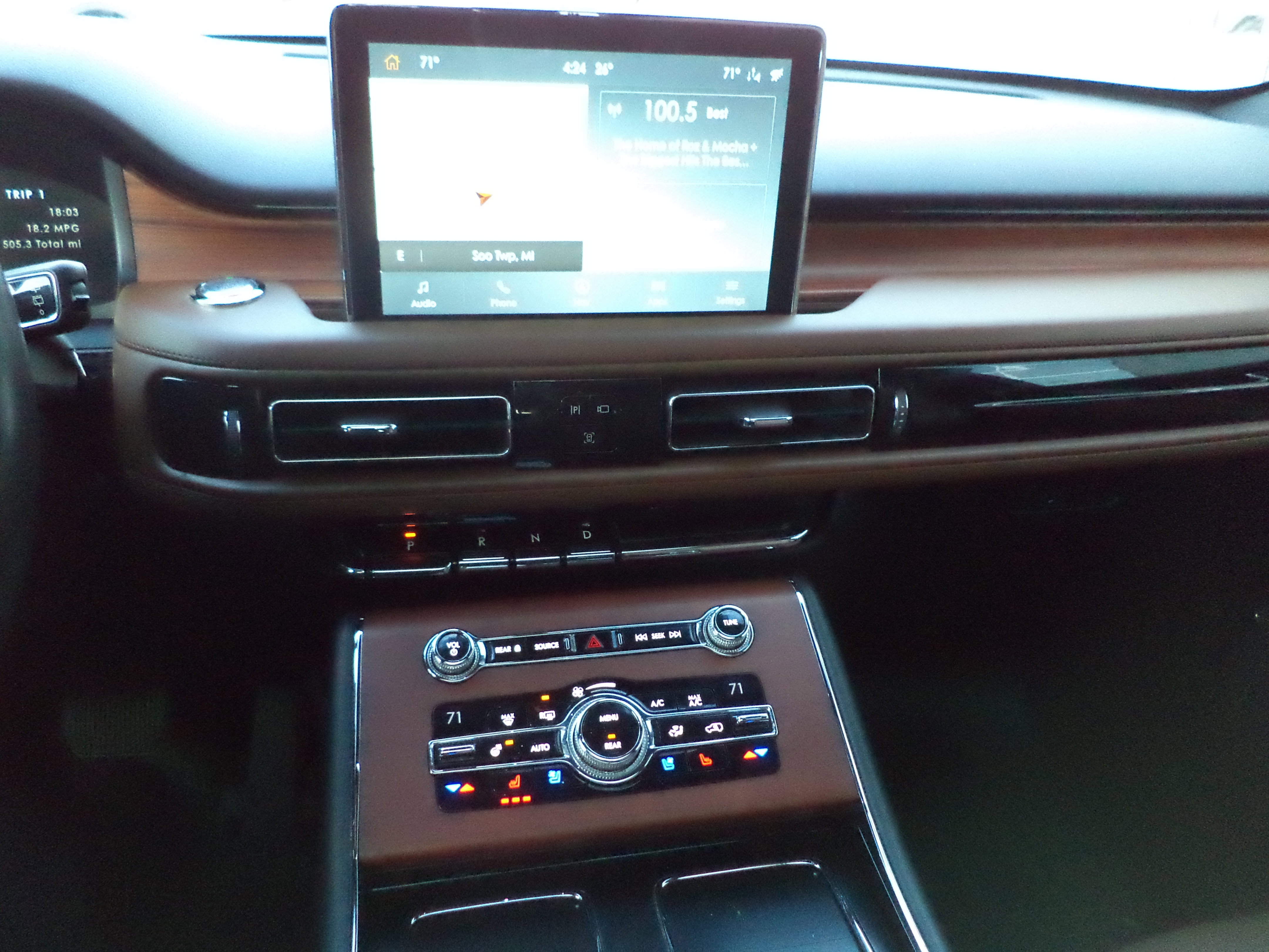 Used 2020 Lincoln Aviator Reserve w/ Equipment Group 201A image 12