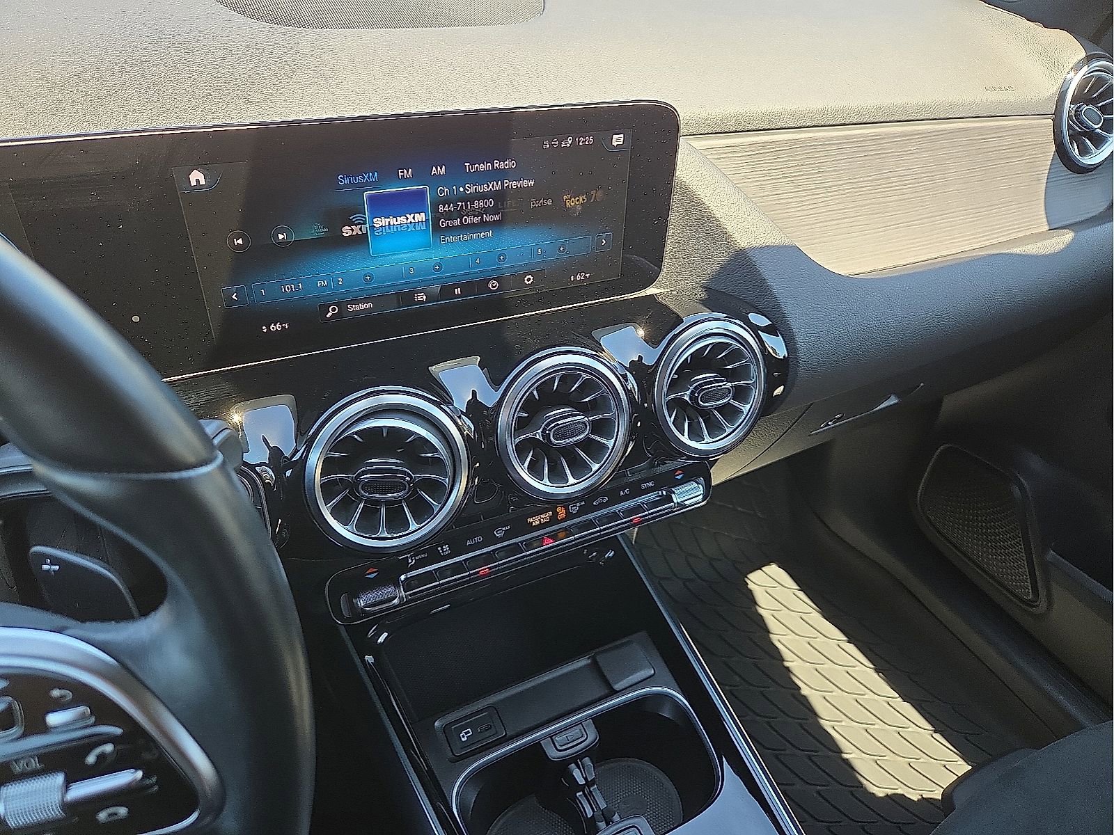 Used 2023 Mercedes-Benz GLA 250 4MATIC image 16