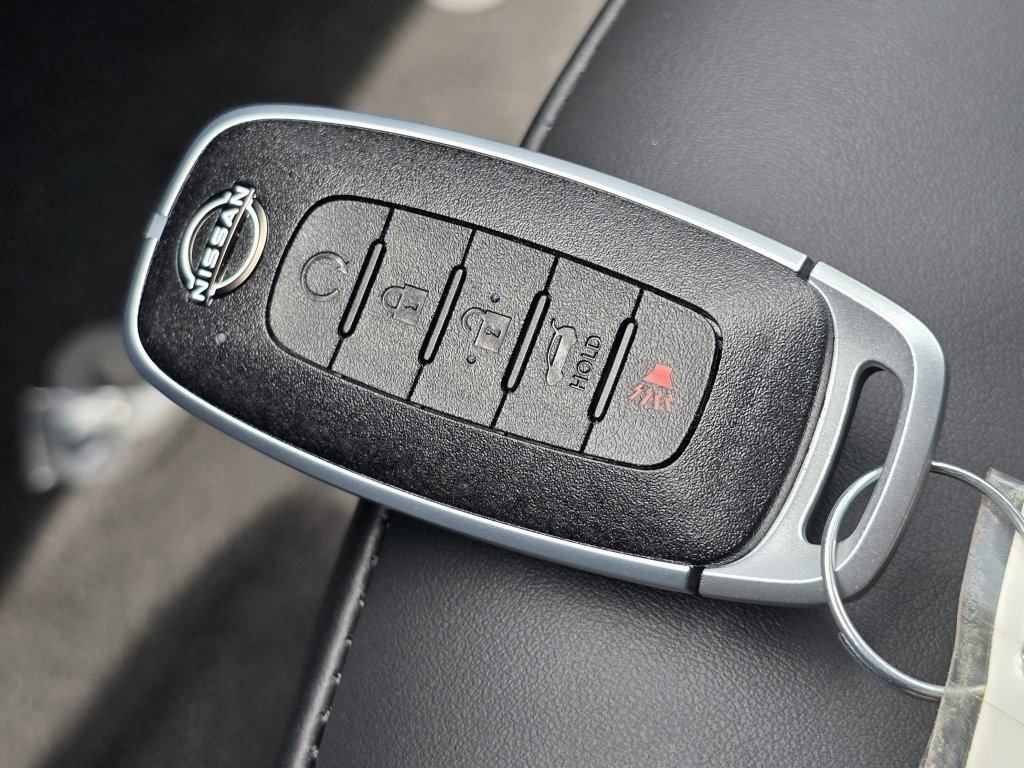 New 2025 Nissan Armada SL w/ Captain's Chari Seat Package image 20