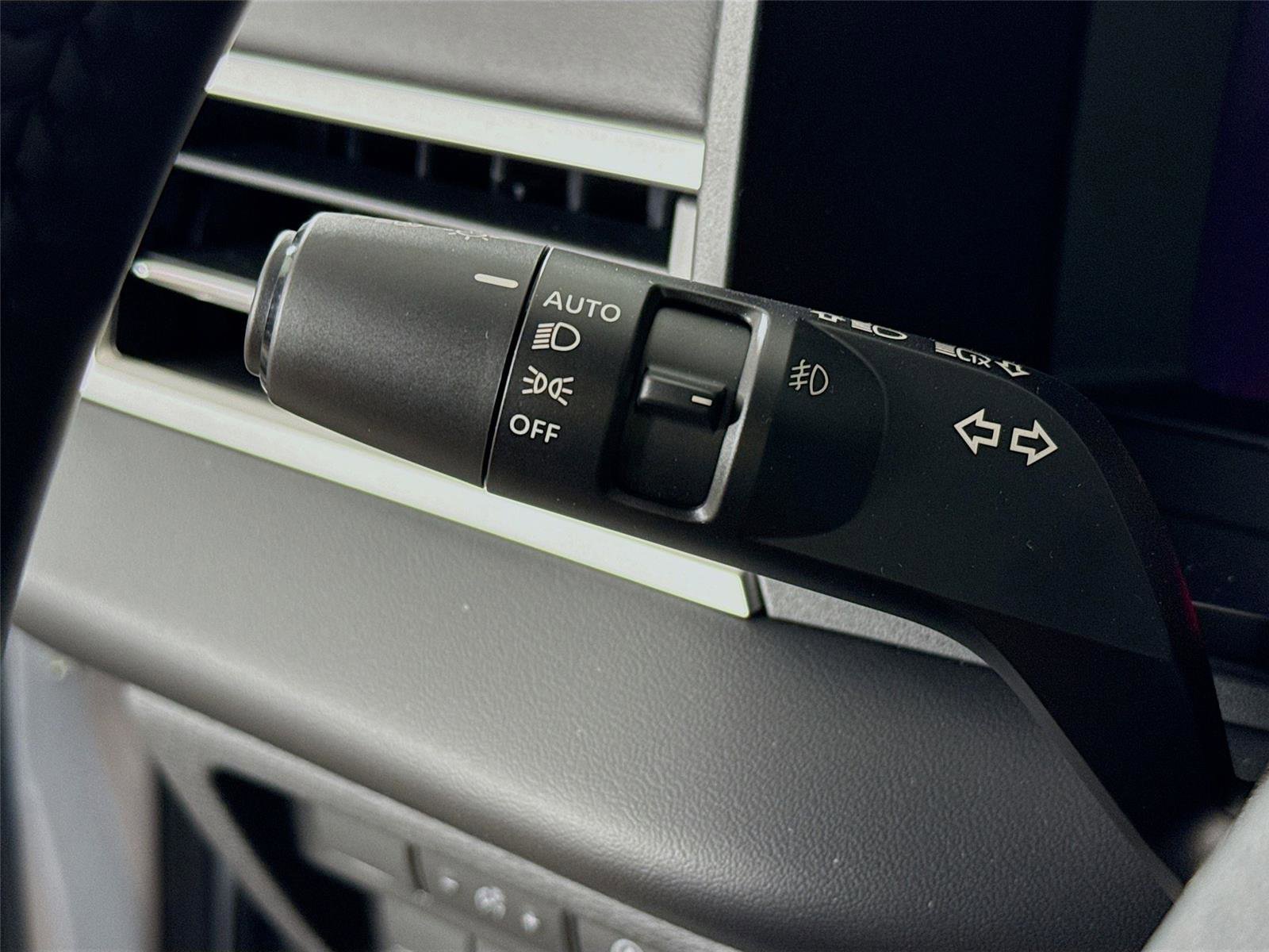 New 2026 Mitsubishi Outlander SE image 5