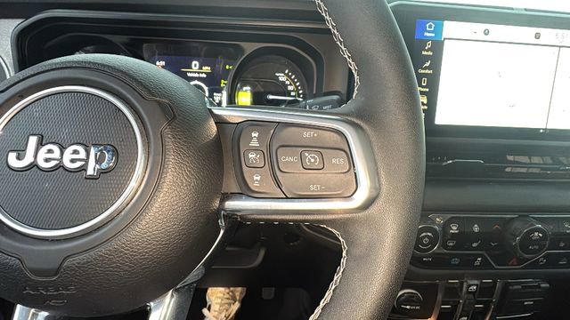 Used 2025 Jeep Wrangler Unlimited Sahara w/ Safety Group image 19