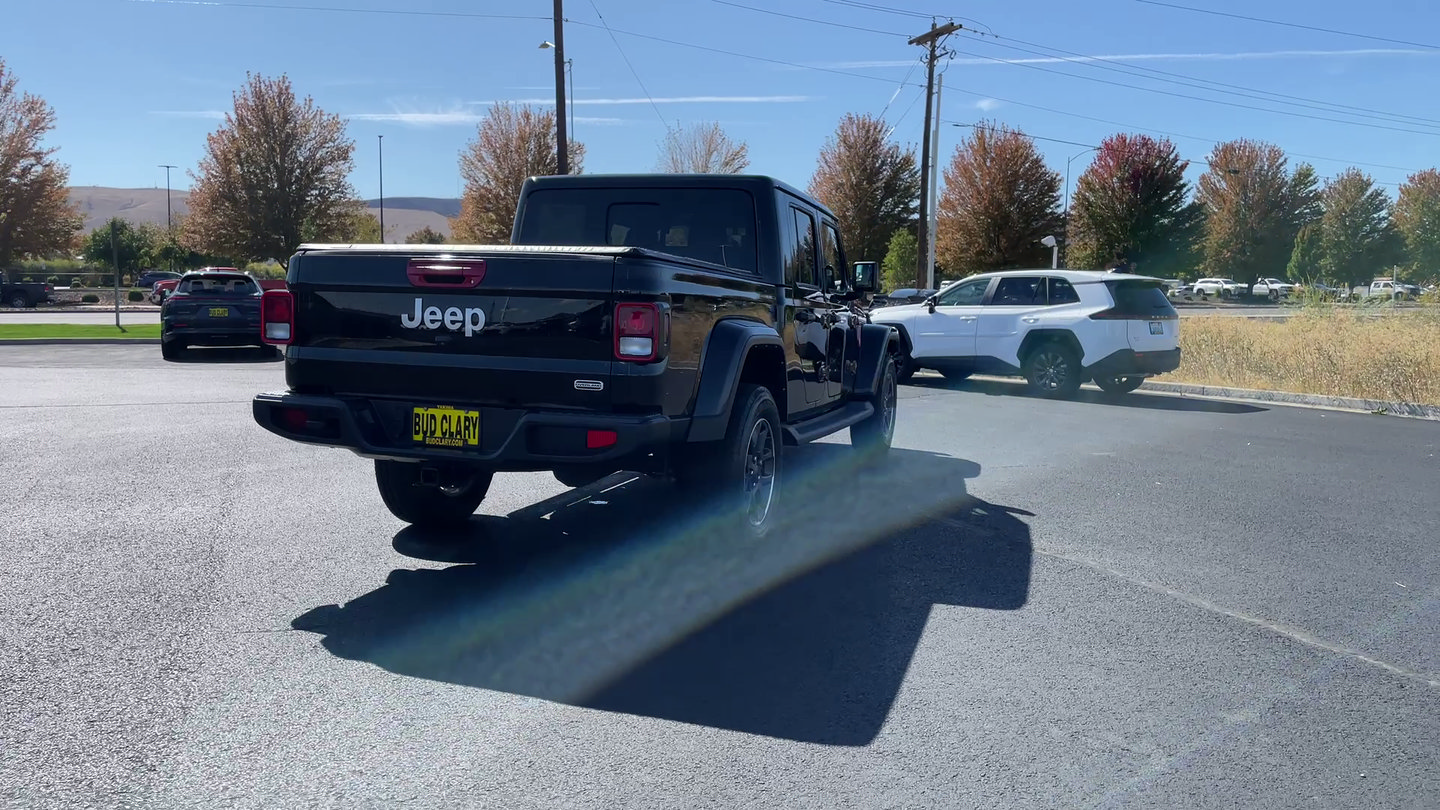 Used 2022 Jeep Gladiator Overland w/ Cold Weather Group AWD/4WD image 6