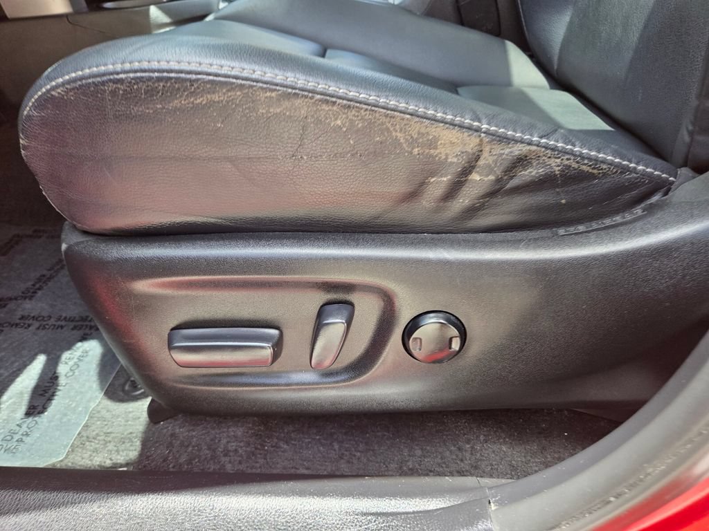 Used 2017 Toyota RAV4 Limited FWD image 10