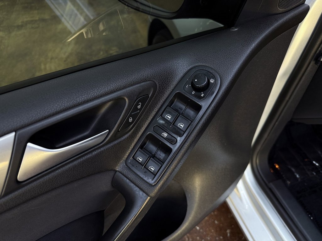 Used 2013 Volkswagen Golf TDI image 13