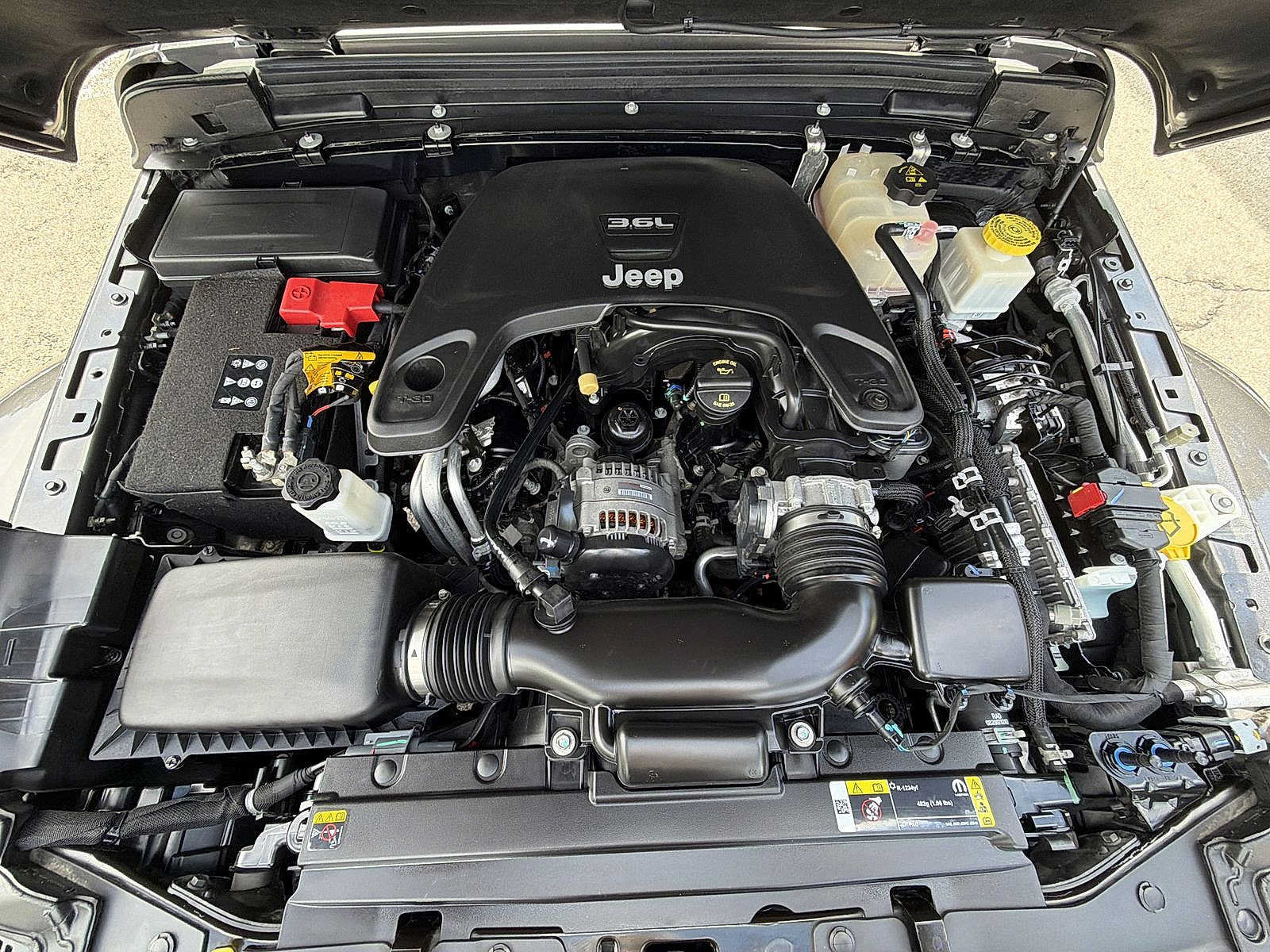 Used 2021 Jeep Gladiator Sport AWD/4WD image 17
