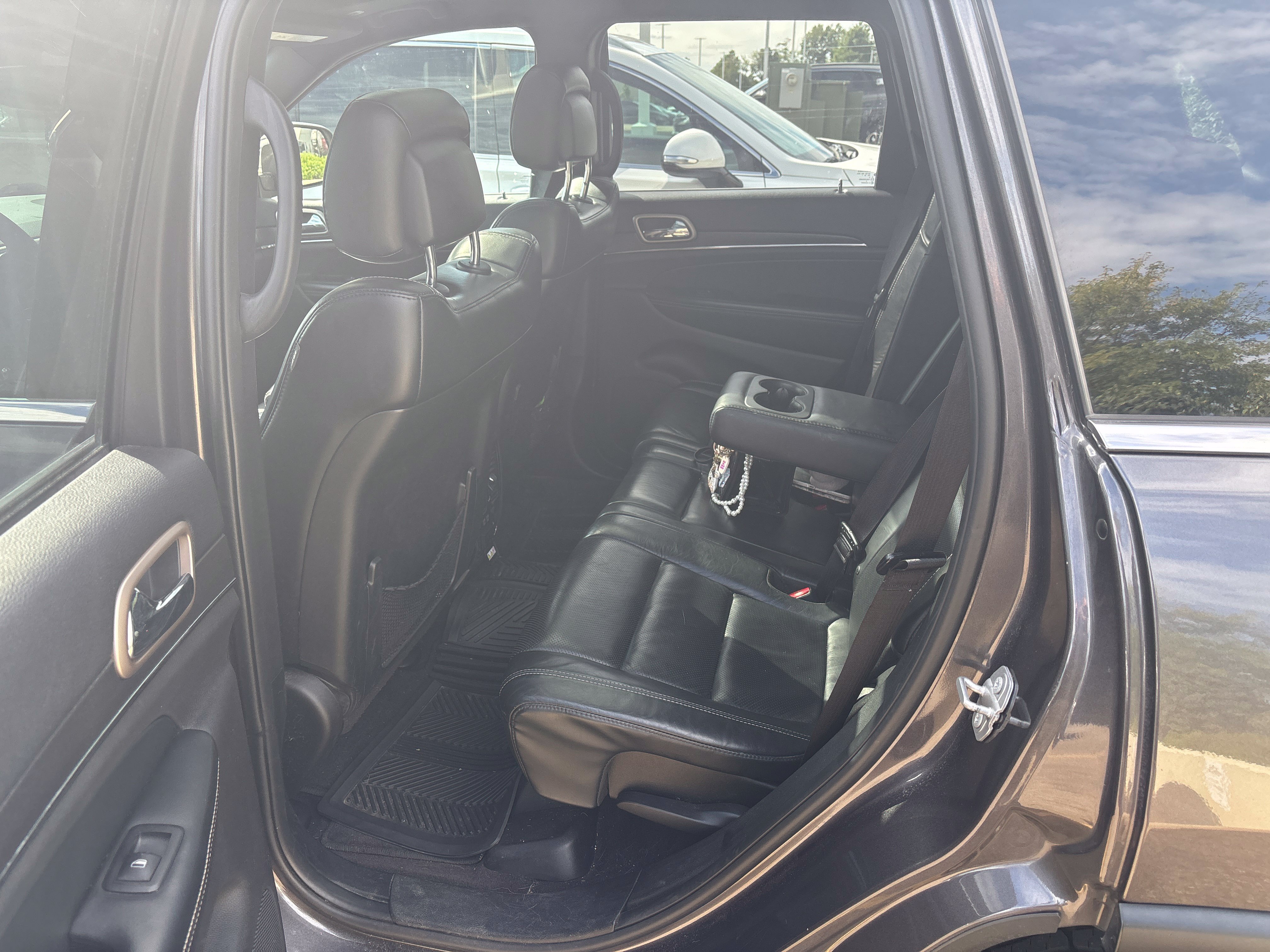 Used 2017 Jeep Grand Cherokee Limited w/ Luxury Group II AWD/4WD image 8