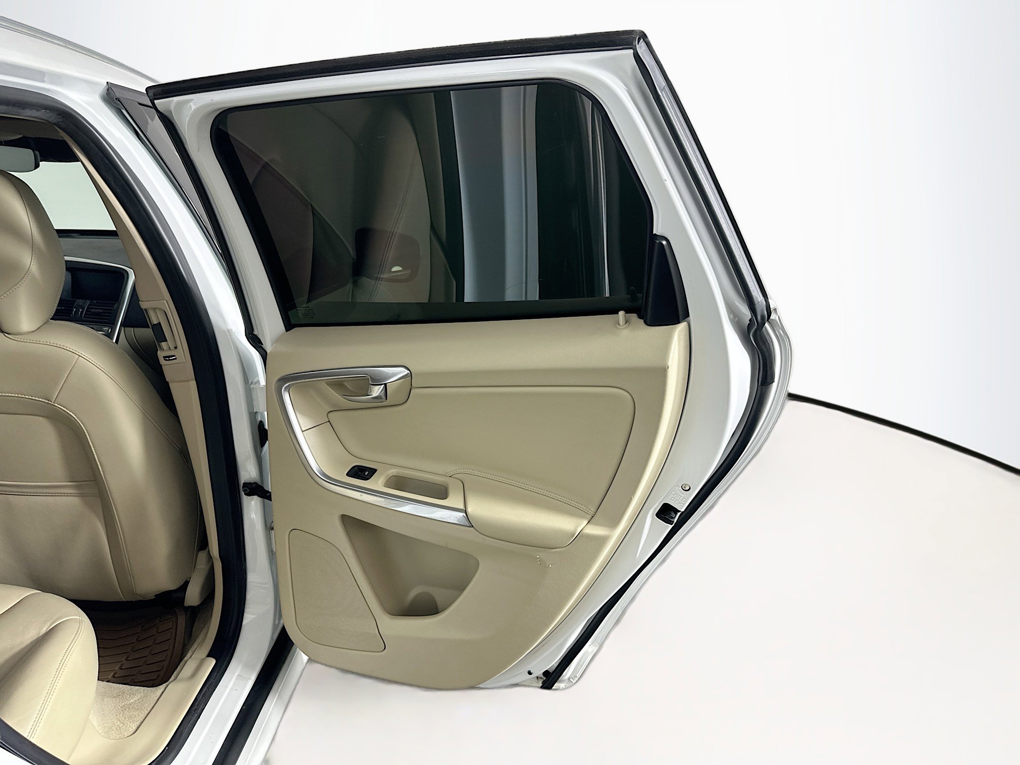 Used 2016 Volvo XC60 T5 Premier image 29