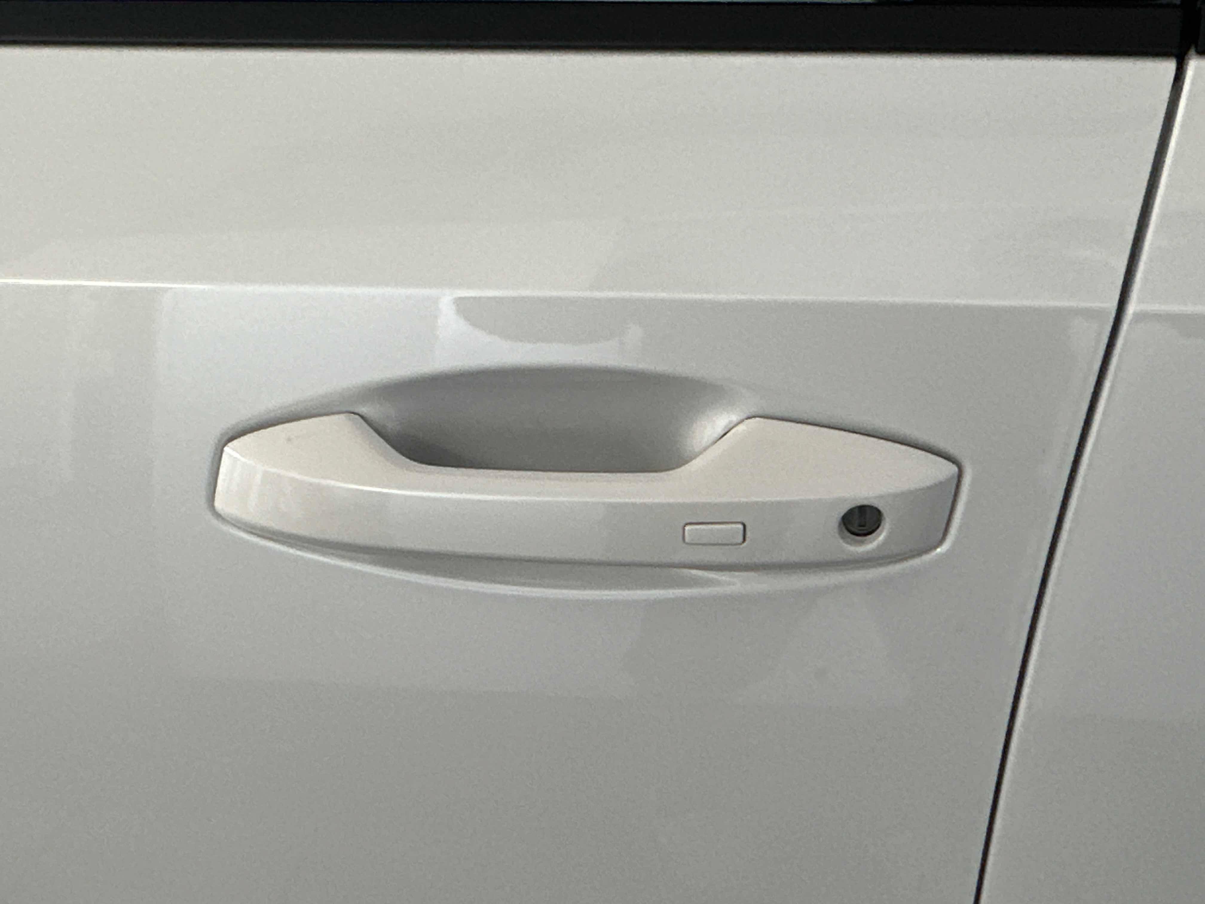 New 2025 Nissan Kicks SR AWD/4WD image 13