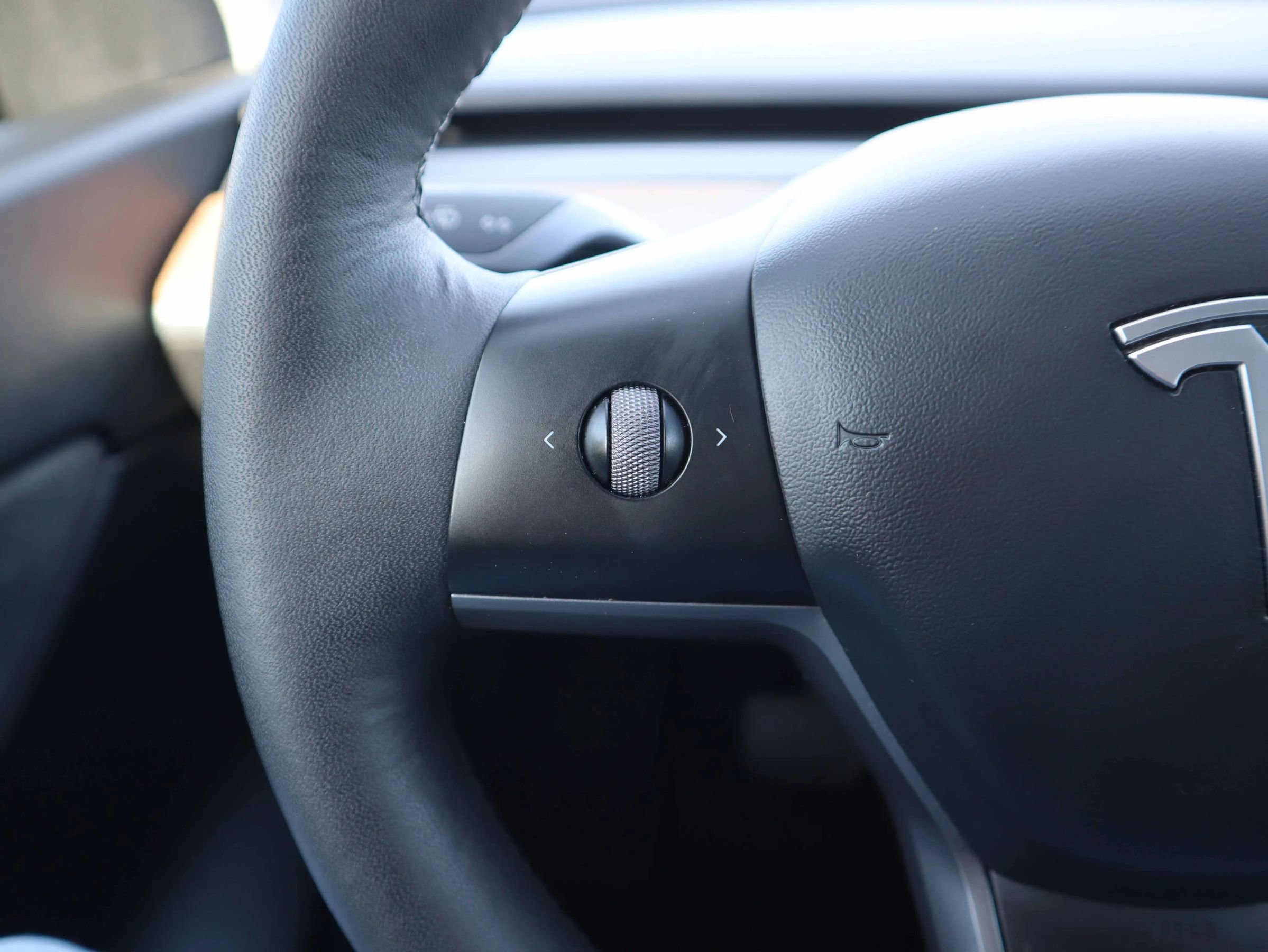 Used 2022 Tesla Model Y Long Range image 15