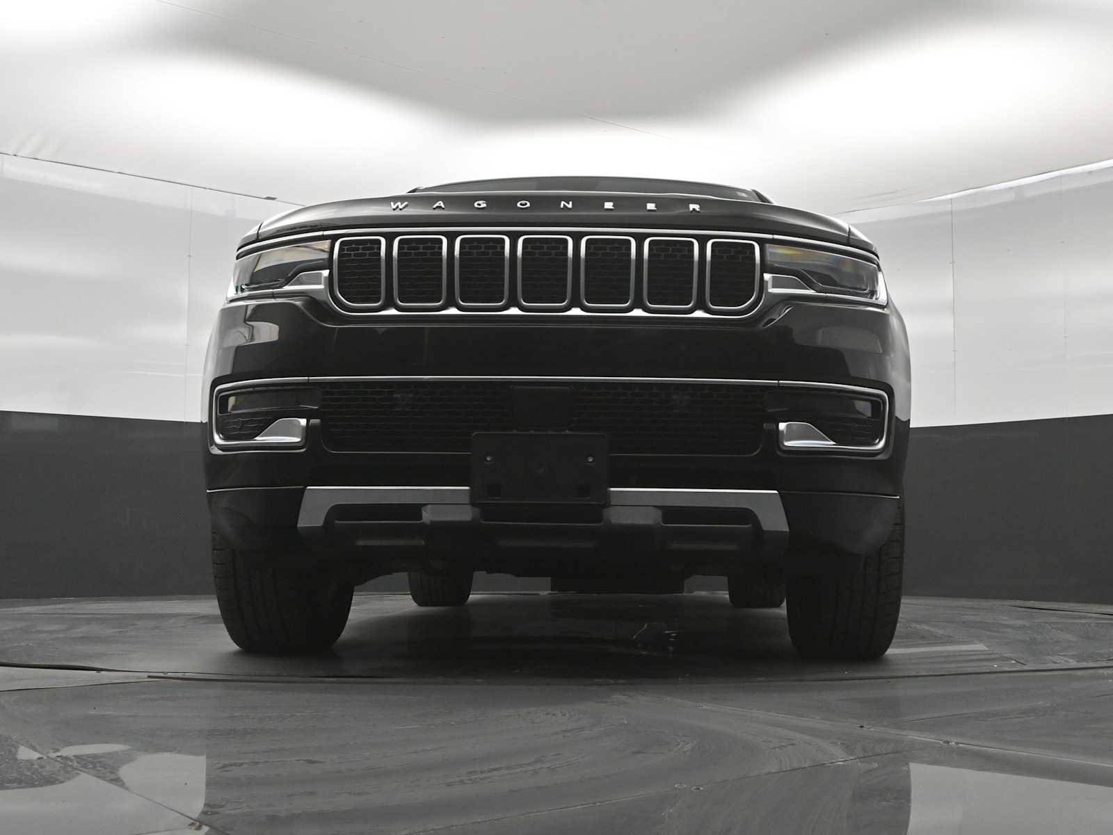 Used 2024 Jeep Wagoneer Series III AWD/4WD image 33