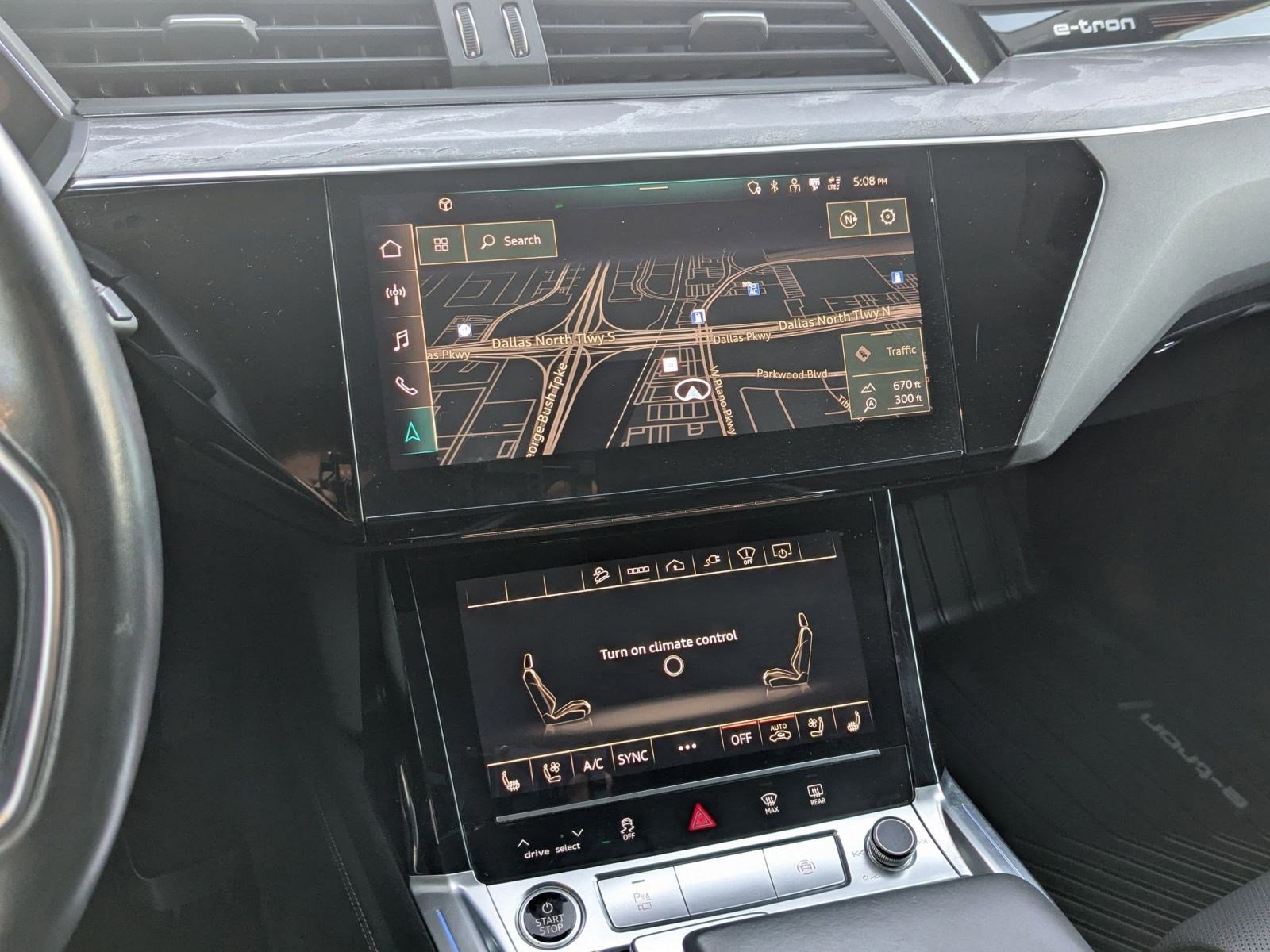 Used 2021 Audi e-tron Prestige w/ Prestige Package image 17