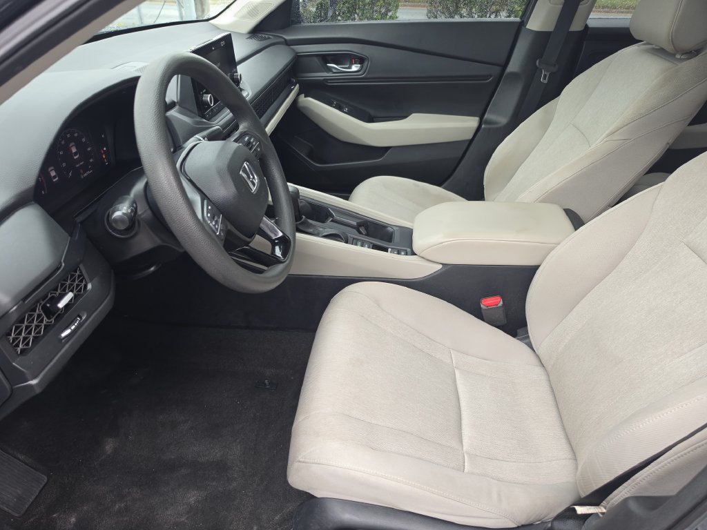 Used 2025 Honda Accord SE image 15