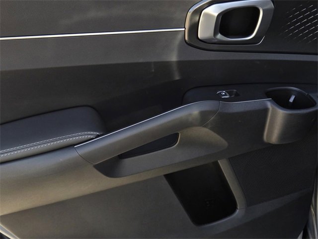 Certified 2025 Kia Sorento EX image 11