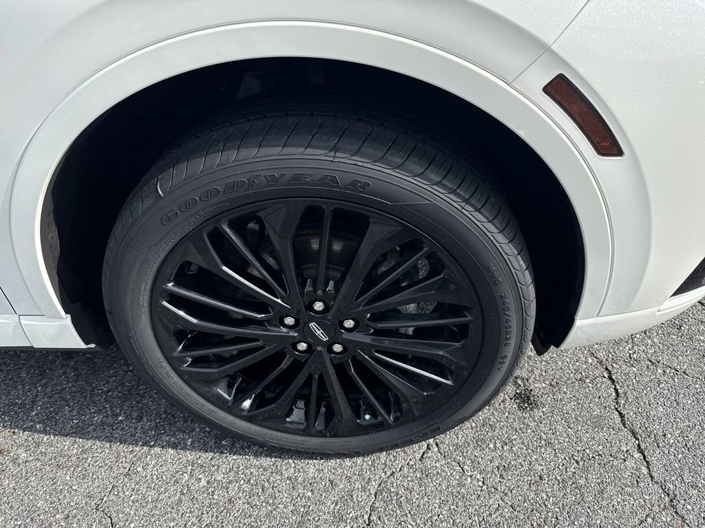 Used 2023 Lincoln Corsair Reserve w/ Equipment Group 201A image 13