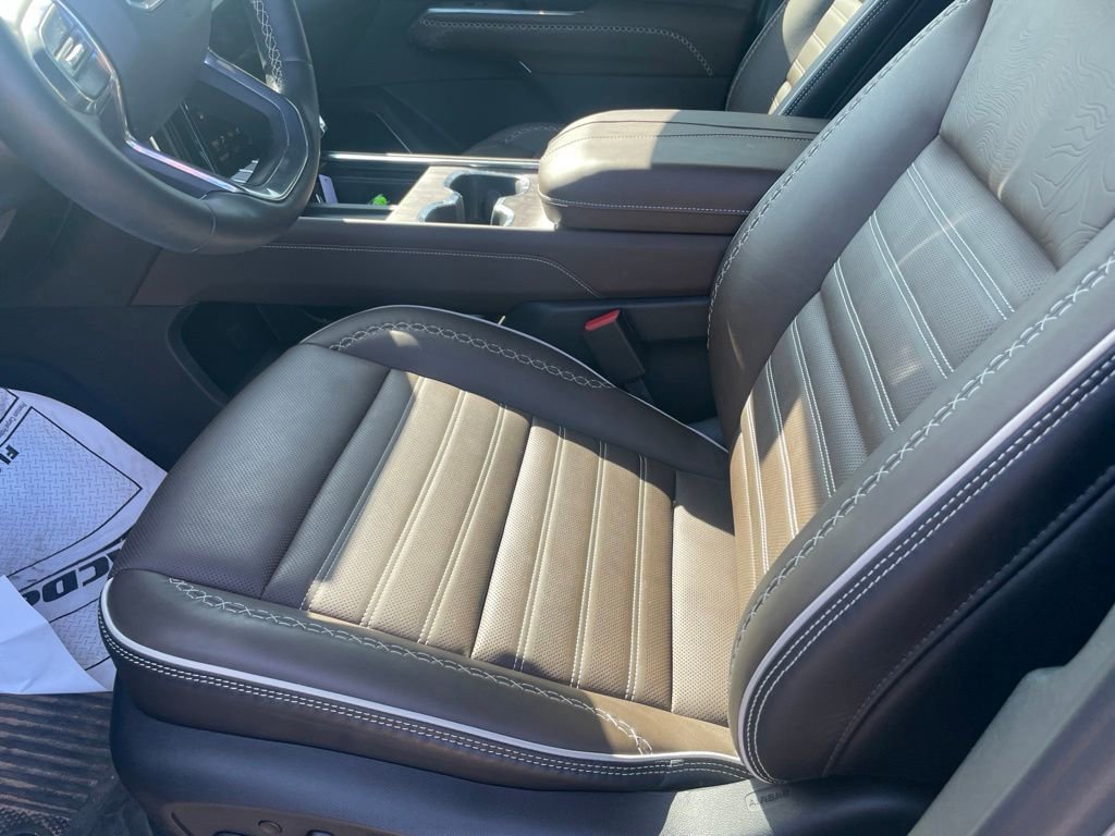 Used 2026 GMC Acadia Denali Ultimate w/ LPO, Floor Liner Package AWD/4WD image 9