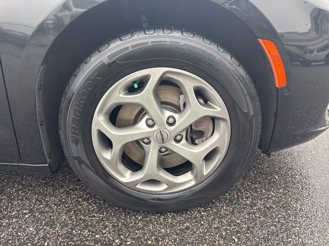 Used 2023 Chrysler Pacifica Limited image 37