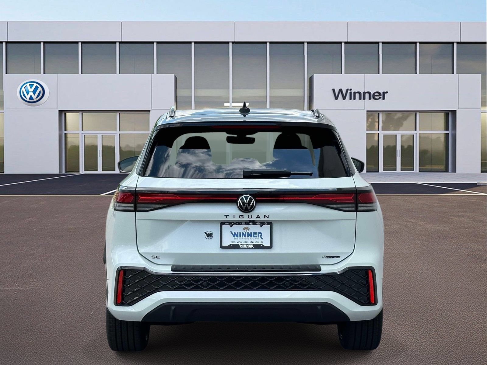 New 2026 Volkswagen Tiguan SE R-Line AWD/4WD image 4