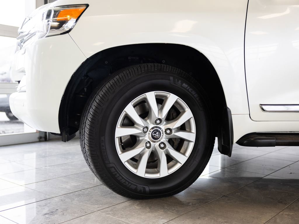 Used 2016 Toyota Land Cruiser AWD/4WD image 9
