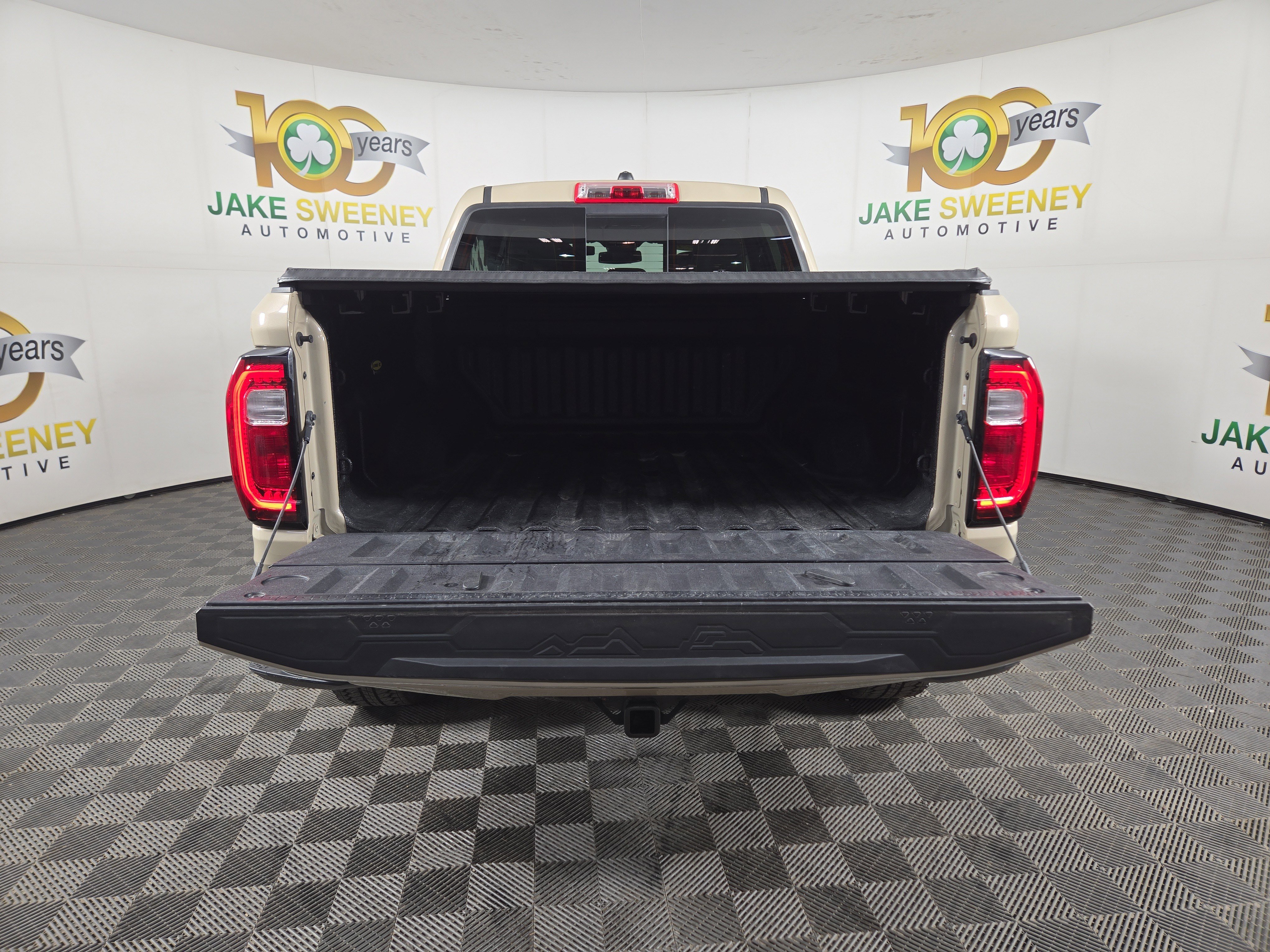 Certified 2024 GMC Canyon AT4 w/ AT4 Premium Package image 31