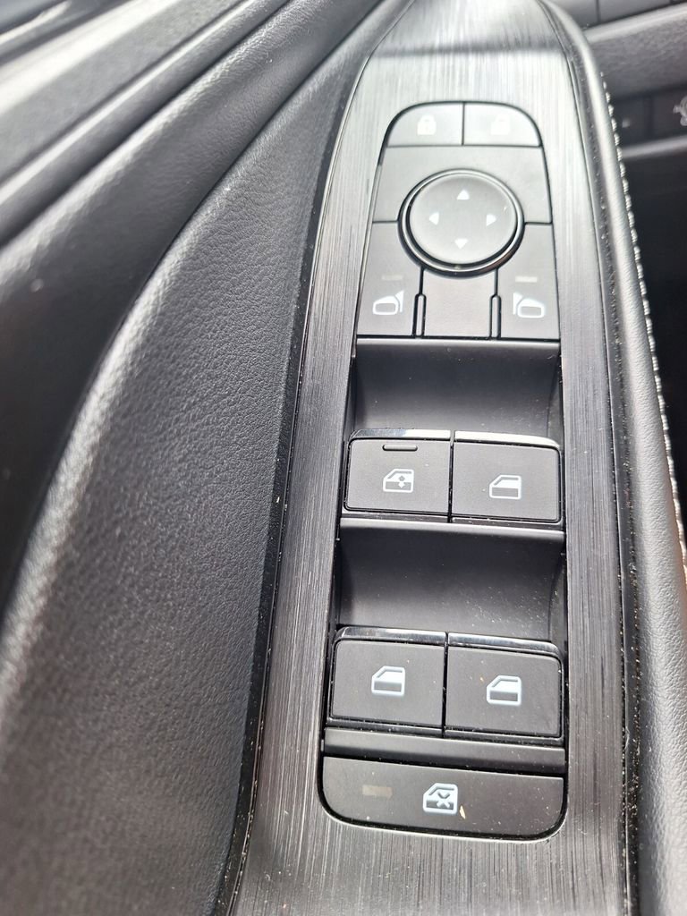 Used 2024 Nissan Rogue SV FWD image 20