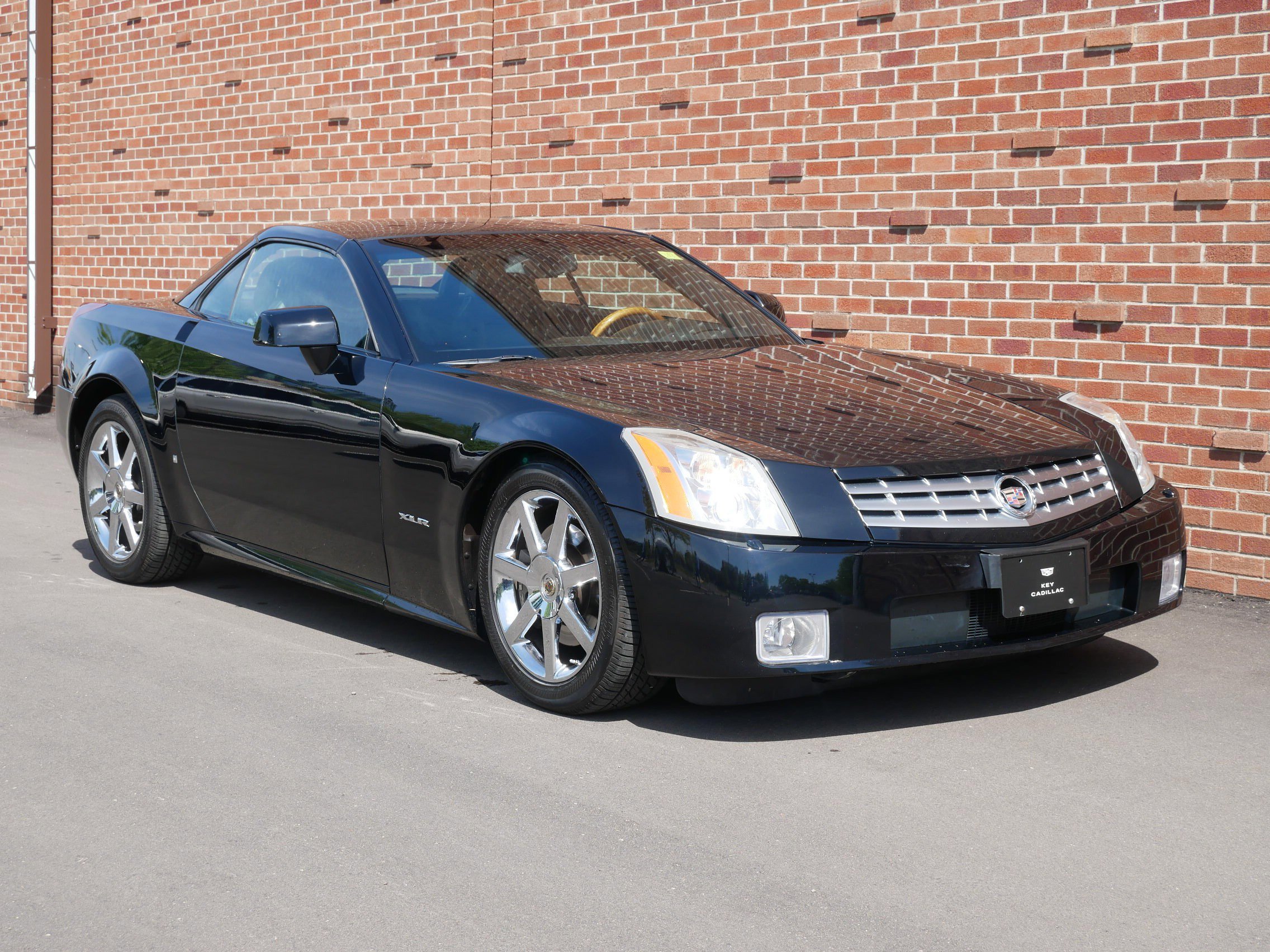 Used 2007 Cadillac XLR RWD image 27
