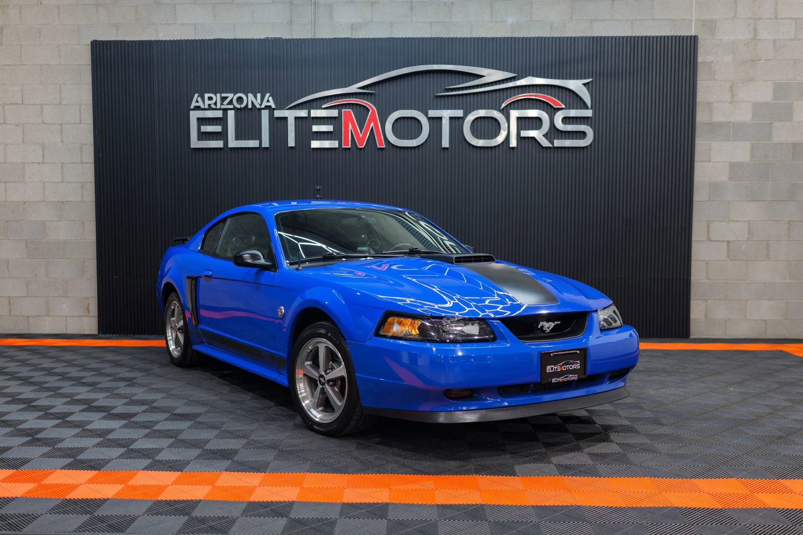 Used 2004 Ford Mustang Mach 1 RWD image 2