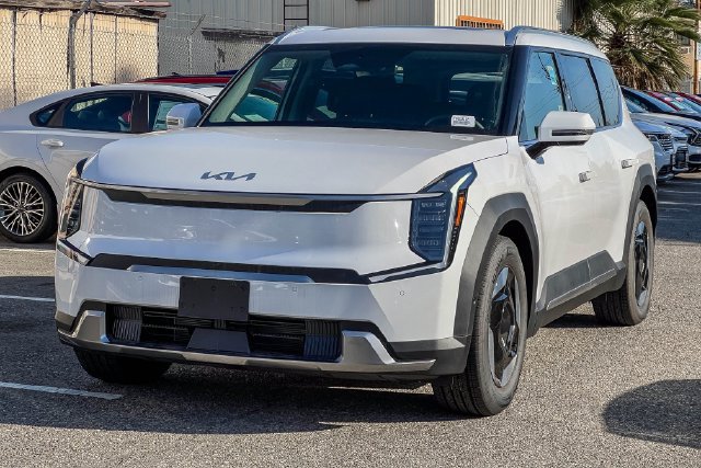 New 2026 Kia EV9 Wind AWD/4WD image 4