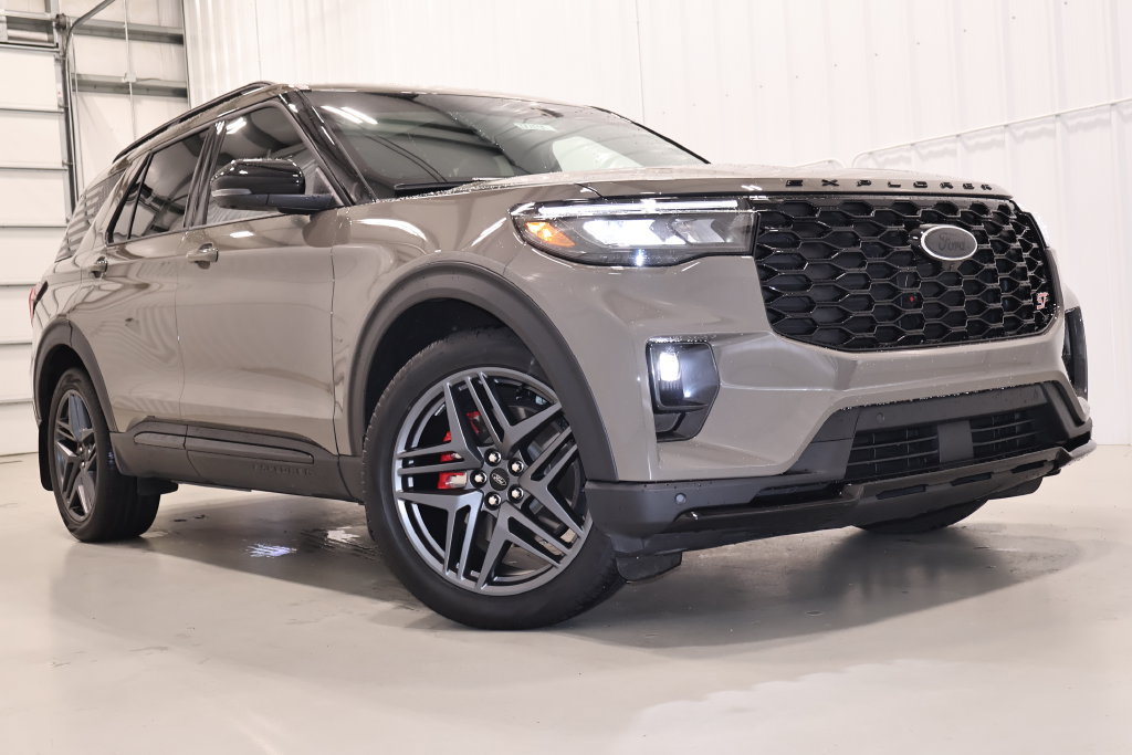 Certified 2026 Ford Explorer ST w/ Sun And Sound Package AWD/4WD image 46