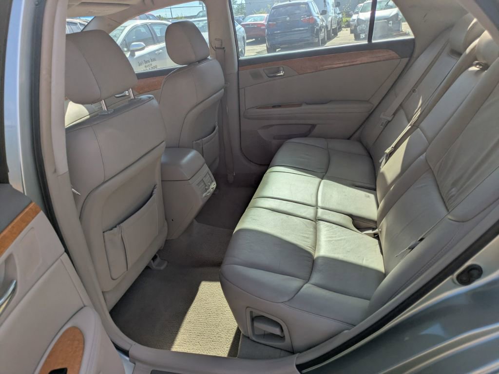 Used 2005 Toyota Avalon XLS FWD image 11
