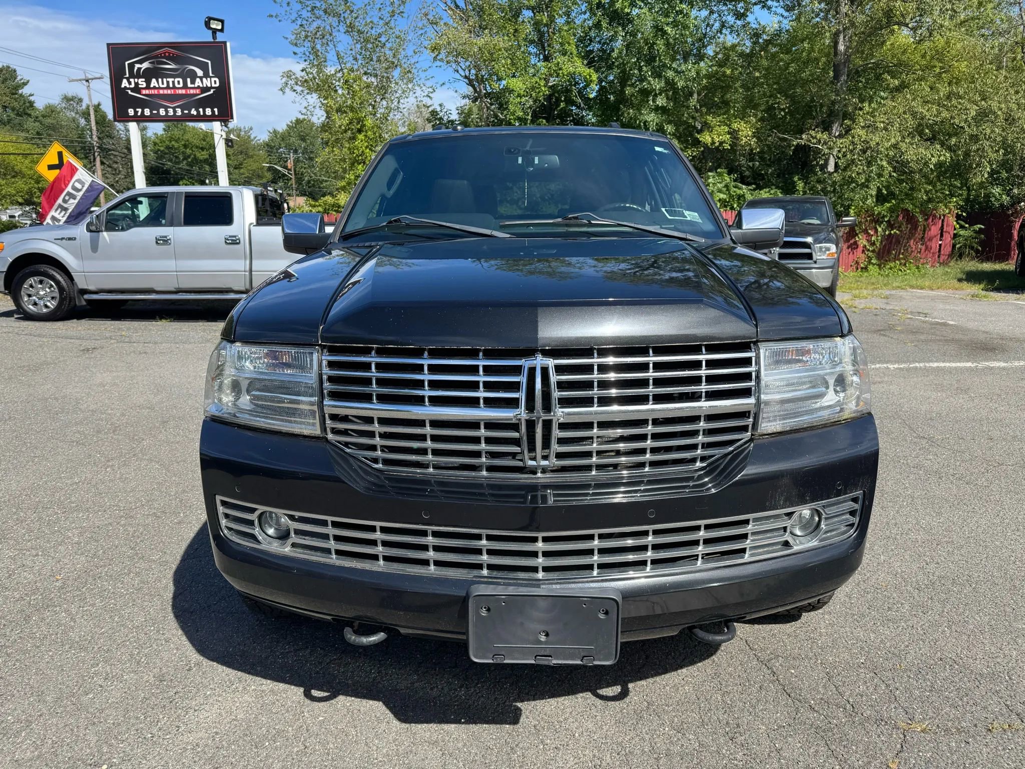 Used 2013 Lincoln Navigator 4WD image 8
