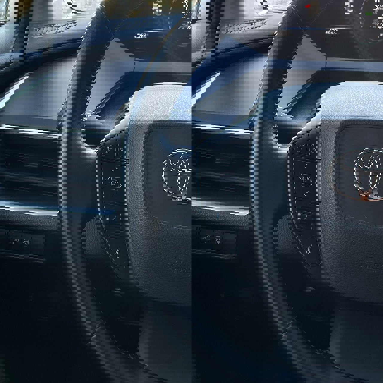 Used 2023 Toyota Prius LE image 13