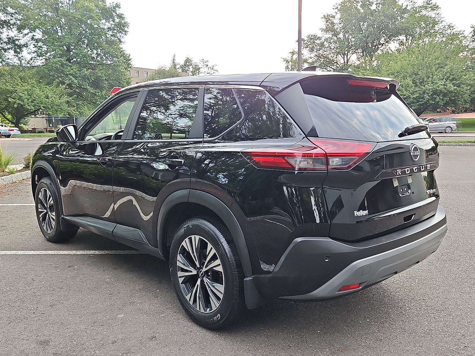 Certified 2023 Nissan Rogue SV AWD/4WD image 4