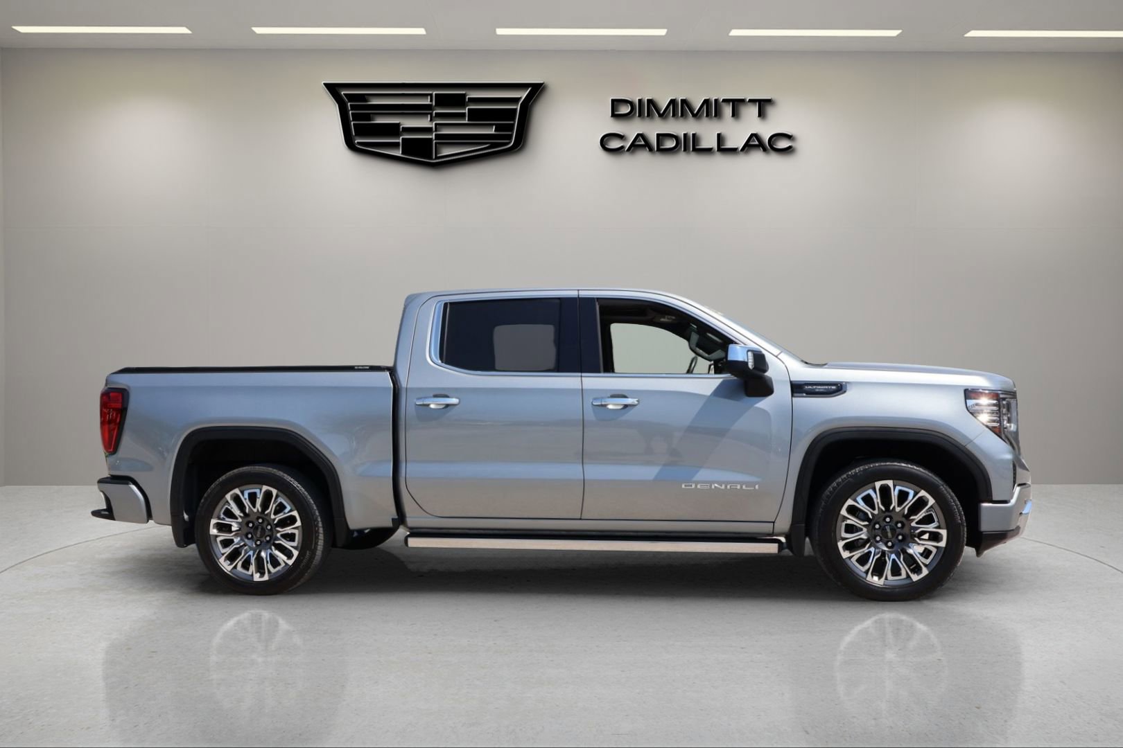 Used 2024 GMC Sierra 1500 Denali Ultimate AWD/4WD image 6