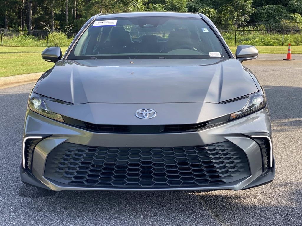Used 2025 Toyota Camry SE w/ Convenience Package FWD image 11