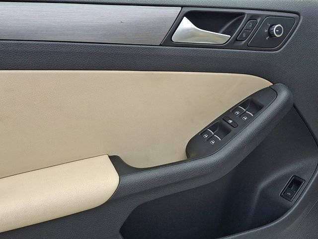 Used 2013 Volkswagen Jetta TDI image 18