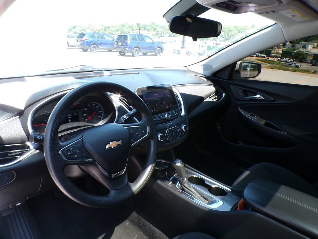 Used 2020 Chevrolet Malibu LT FWD image 9