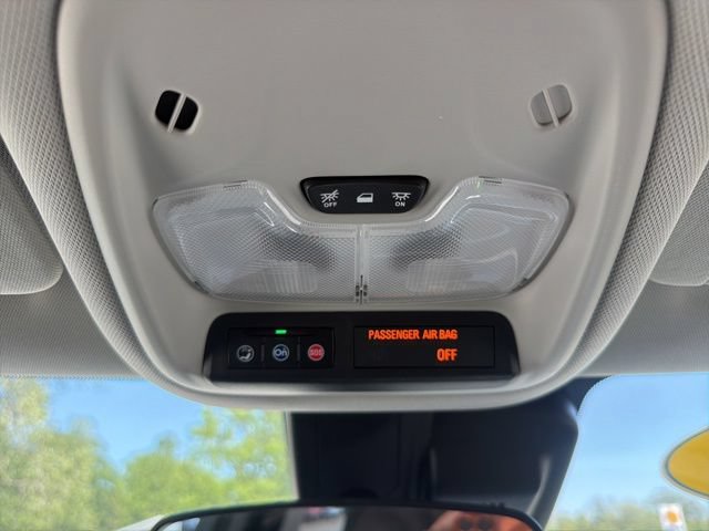 Used 2025 Chevrolet TrailBlazer LT AWD/4WD image 29