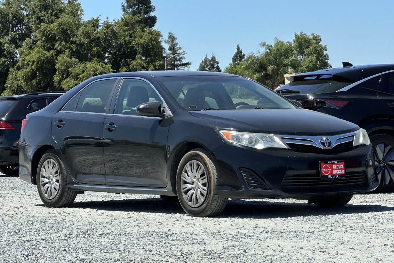 Used 2014 Toyota Camry LE FWD image 10