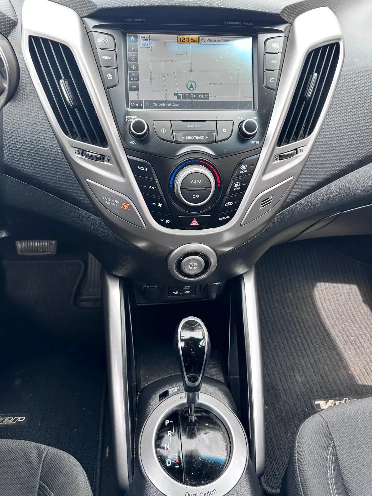 Used 2017 Hyundai Veloster Value Edition FWD image 17