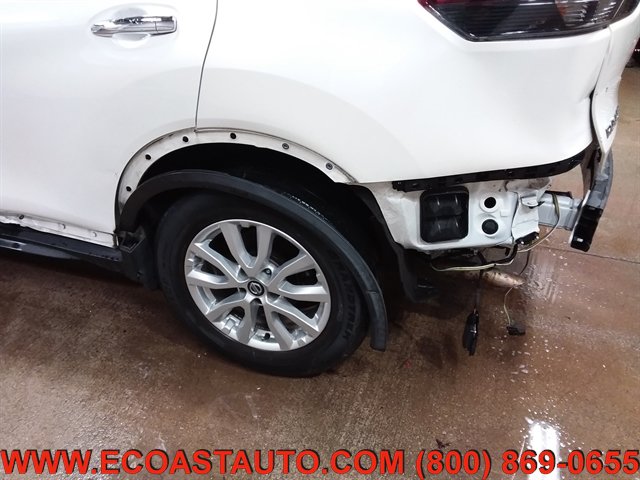Used 2017 Nissan Rogue SV AWD/4WD image 17