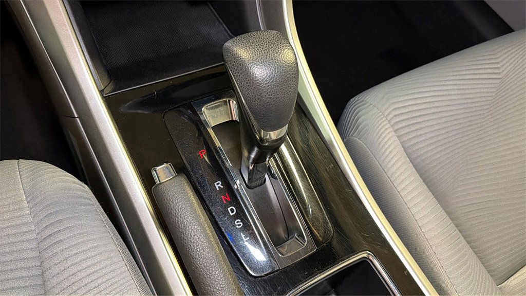 Used 2017 Honda Accord LX image 29