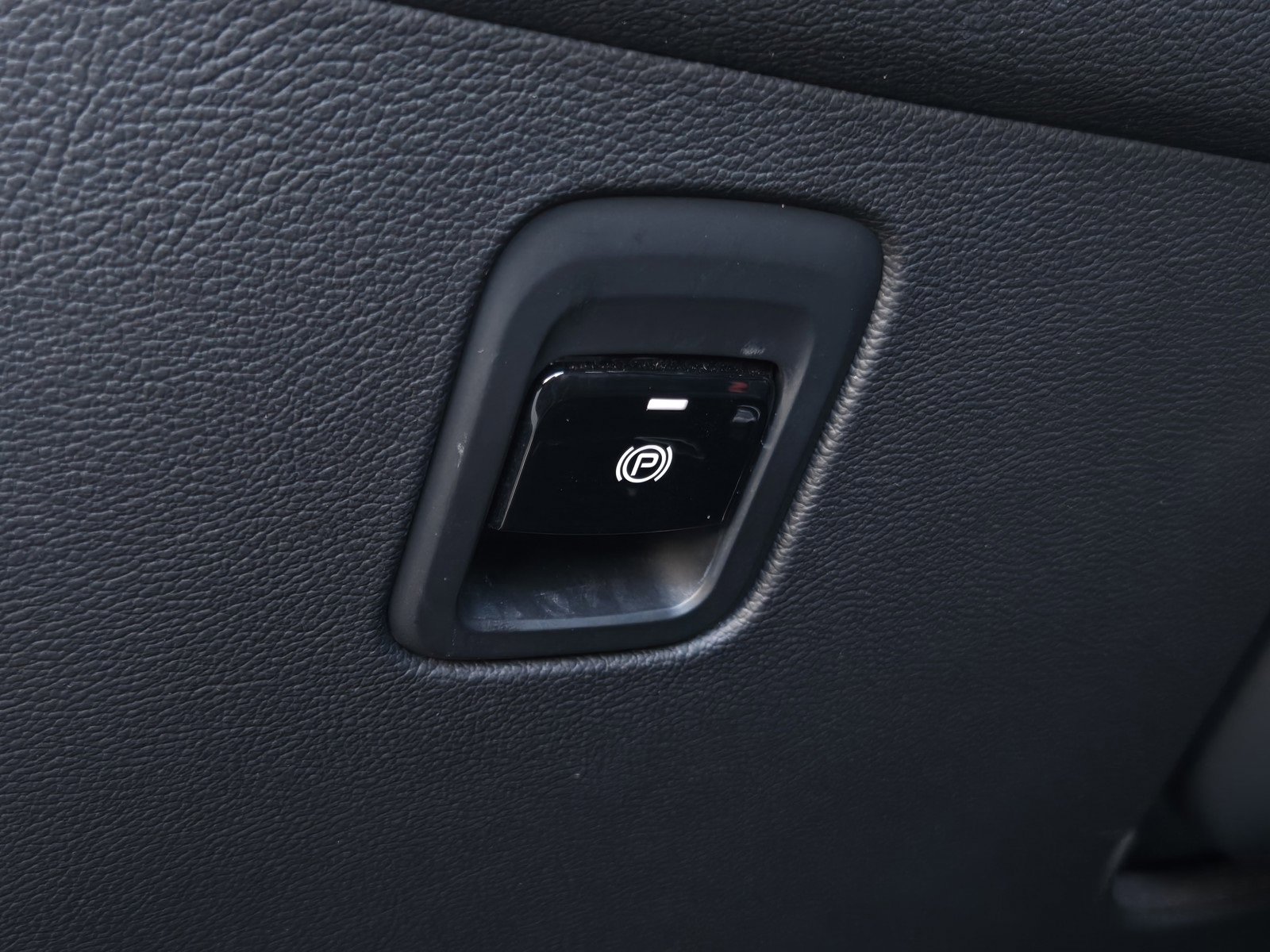 Used 2024 Maserati Grecale GT image 18