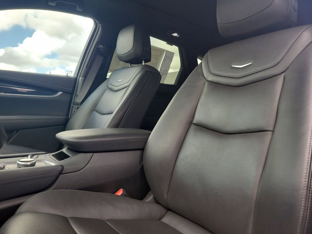 Used 2025 Cadillac XT5 Premium Luxury image 25