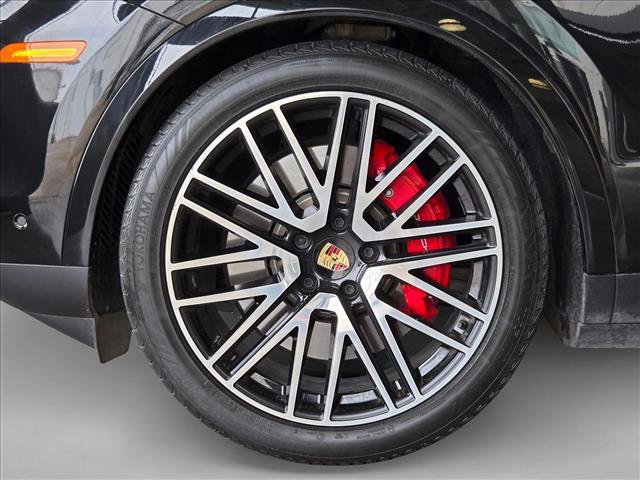 Used 2024 Porsche Cayenne S AWD/4WD image 26