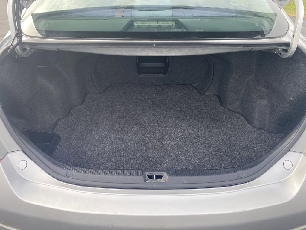 Used 2011 Toyota Camry SE w/ SE Extra-Value Pkg #1 FWD image 26