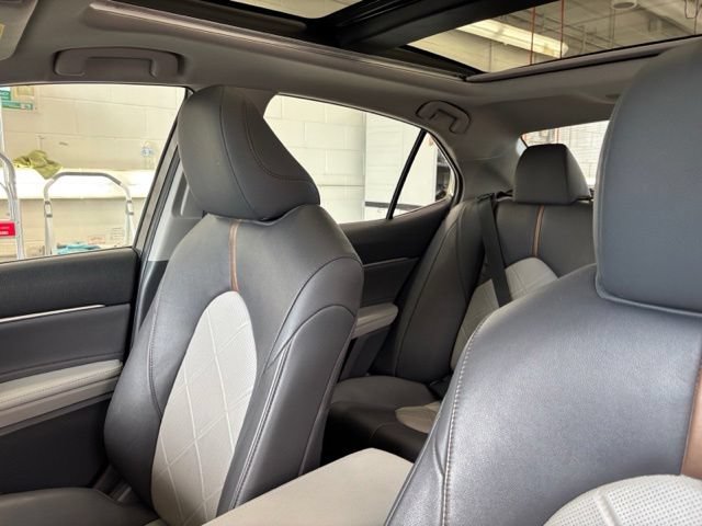 Used 2018 Toyota Camry XLE FWD image 23
