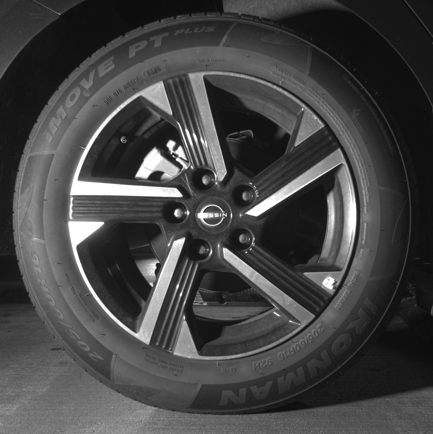 Used 2025 Nissan Sentra SV FWD image 15