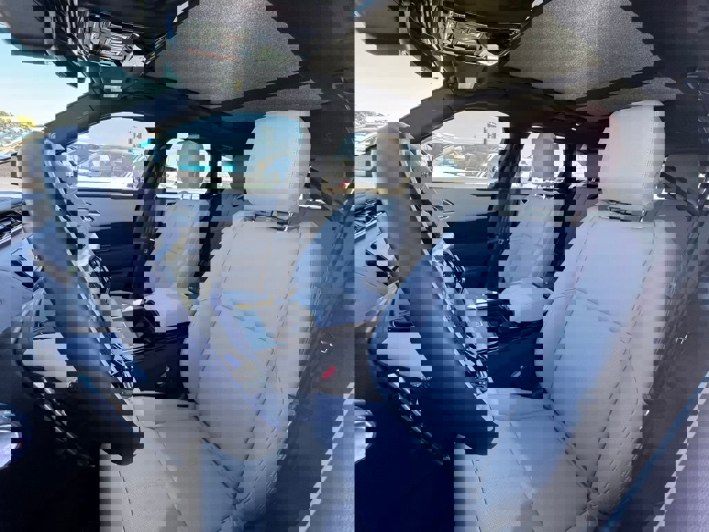 Used 2026 Land Rover Range Rover Velar Dynamic SE image 14