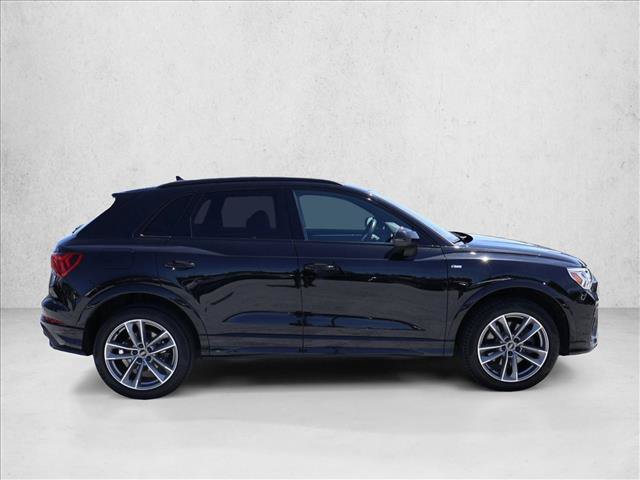 Used 2023 Audi Q3 2.0T Premium w/ Black Optic Sport Package AWD/4WD image 4