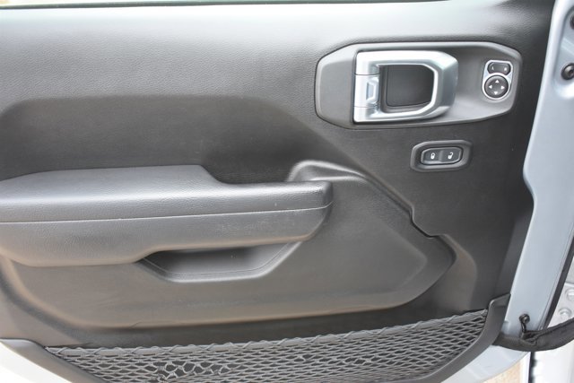 Used 2023 Jeep Wrangler Sport S image 12